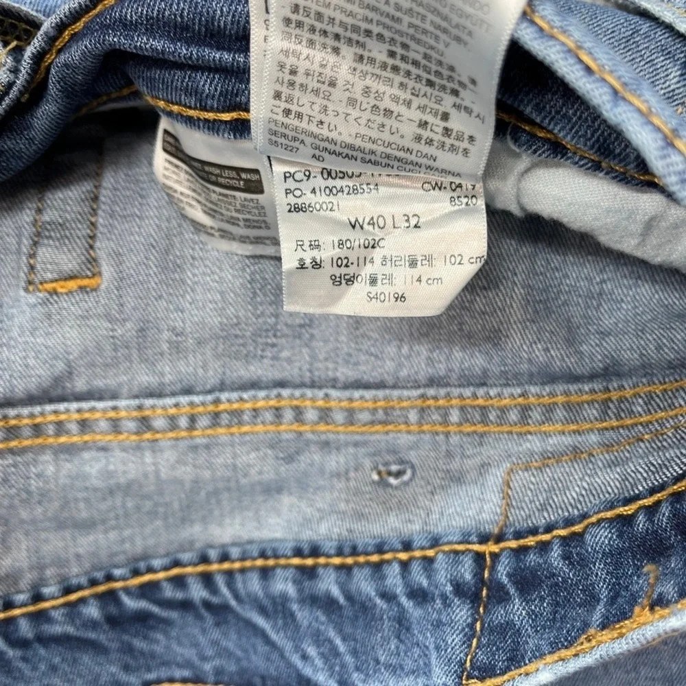 Levi's 505 Regular Fit Straight Leg Jeans Men's 40x31 Medium Wash Blue Denim